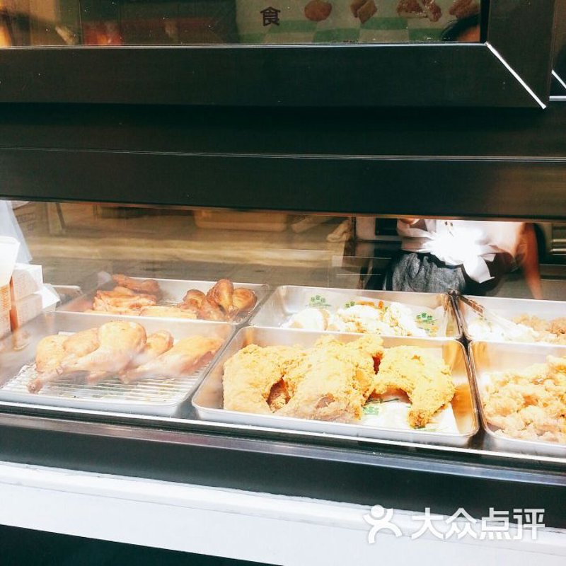 武鸣区便利店：城市生活的小驿站