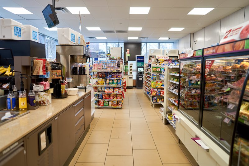 武鸣区便利店：便捷生活背后的小小堡垒